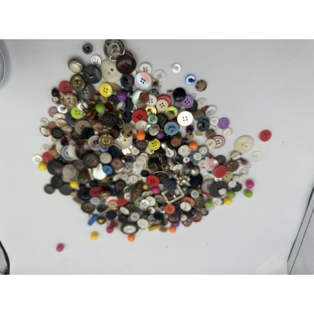 1.5 Pounds Of Old Buttons, Plastic, Metal & More